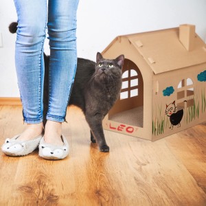 Relaxdays Katzenhaus Pappe Braun mit Kratzbrett 46 cm x 36,5 cm x 48 cm 670 g