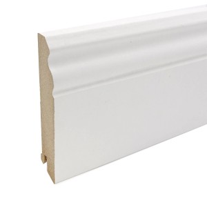 Weiße, matte Sockelleiste Praktikus White & Black Stil, 240 cm lang, für Laminat und Holzböden.