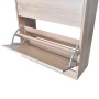 Schuhschrank in Eichen-Optik mit geöffnetem Schuhkipper. Heller Holzwerkstoff, silberne Metallmechanik. Praktische Schuhaufbewahrung.