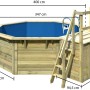 Karibu Holzpool X1 mit blauer Innenhülle, Leiter und Pooldeck aus Holz mit Maßangaben.