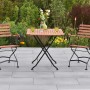 Merxx Schlossgarten Gartenmöbelset, 3-teilig: Klapptisch und Klappsessel aus Eukalyptusholz mit schwarzem Gestell.