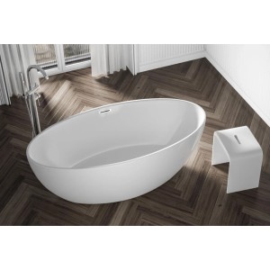 Freistehende, ovale Badewanne TERRA 2.0 aus glänzend weißem Acryl, 170x80 cm, mit Hocker im modernen Badezimmer.