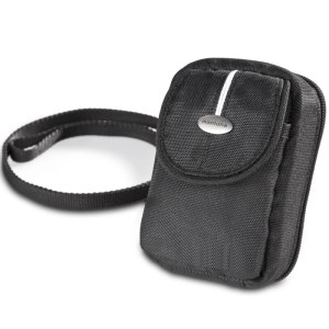 Schwarze Mantona Jaspis Kameratasche mit Tragegurt und Klappe, ideal für Digicam Aufbewahrung und Transport.