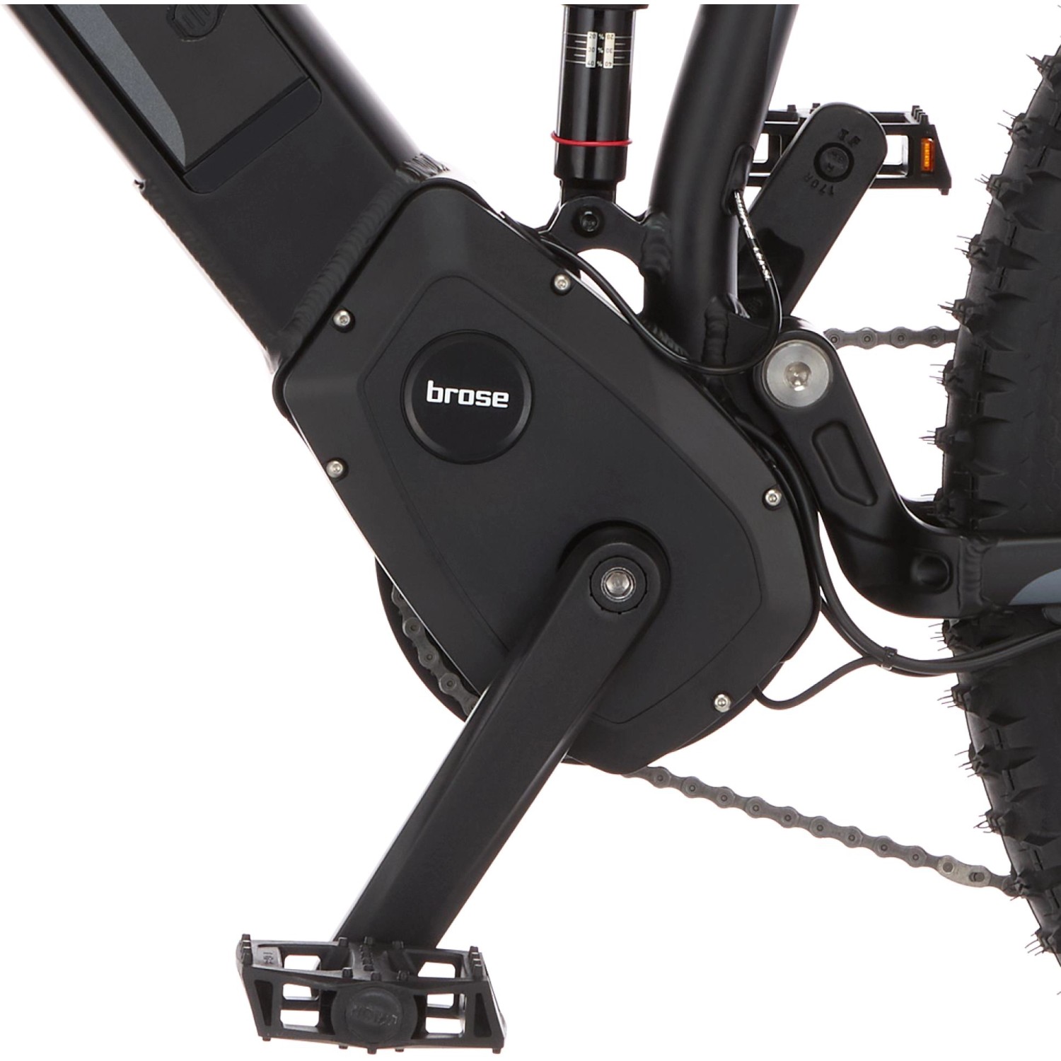 Detailaufnahme: Schwarzes Fischer E-Bike Montis 6.0i Fully mit Brose Motor und Kette.