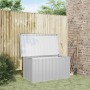 Graue Furnicato Gartenbox (129x67x65 cm) mit geöffnetem Deckel im Garten.