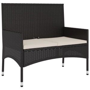 Schwarze 2-Sitzer Gartenbank aus Rattan mit creme-farbenen Kissen.
