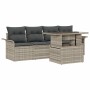 Hellgraues 5-tlg. vidaXL Garten-Sofa-Set aus Poly Rattan mit Tisch und Kissen.