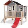Graues EXIT Loft 350 Holzspielhaus mit Rutsche, Leiter und Geländer für Kinder.