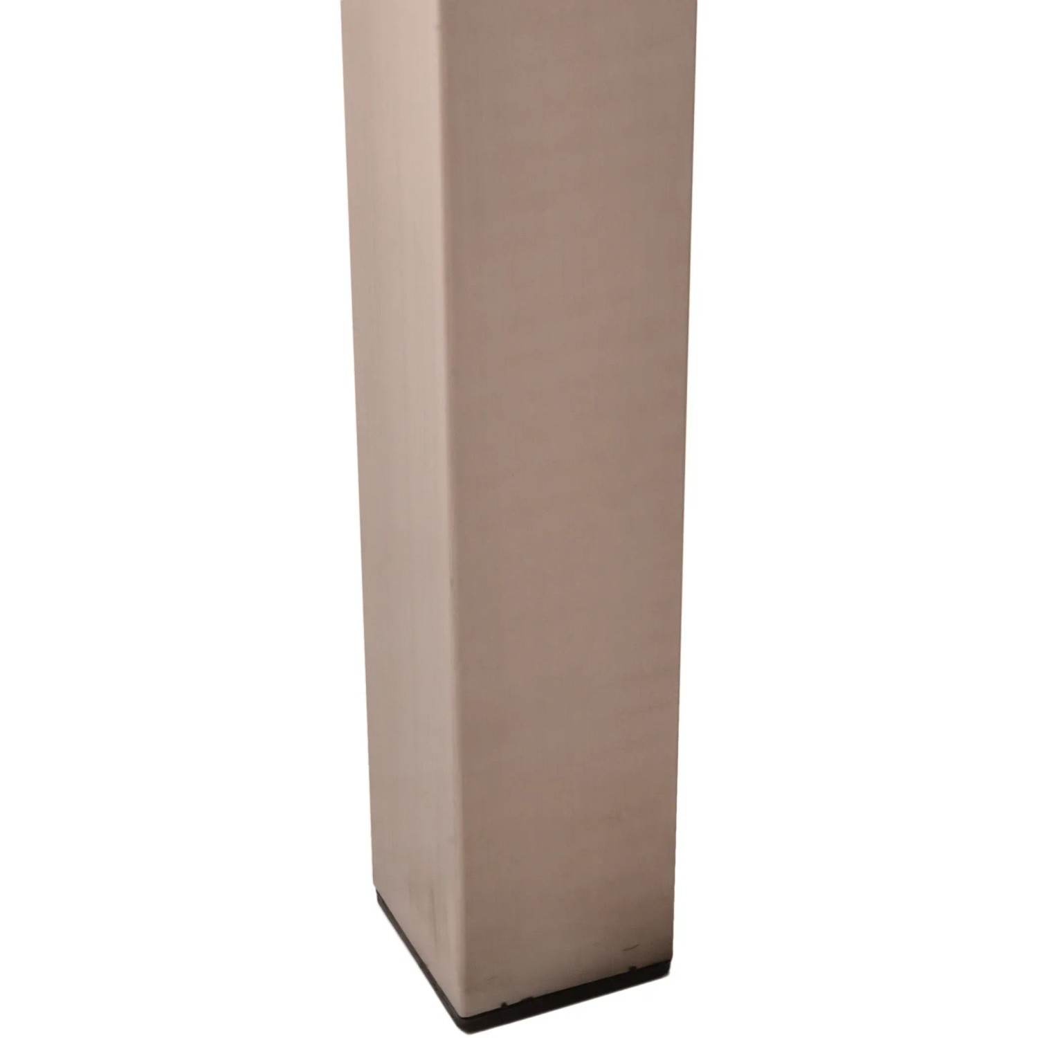Detailaufnahme: Bein der Garden Pleasure Bank Dallas aus Teak FSC® und Edelstahl.