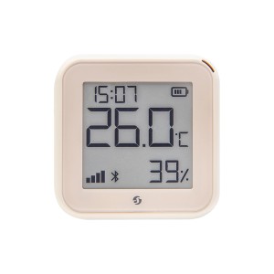 Shelly Temperatur Sensor Plus H&T G3 in Hellbeige zeigt Temperatur, Luftfeuchtigkeit und Uhrzeit an.