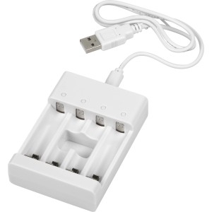 Weißes Batterie-Ladegerät mit USB-Kabel für bis zu vier Akkus.