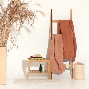 Relaxdays Badhocker Bambus Natur mit Ablage 45 cm x 51,5 cm x 34 cm