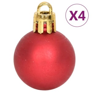Detailaufnahme: Rote Weihnachtskugel aus dem 64-tlg. Set, Kunststoff, mit goldfarbener Aufhängung.