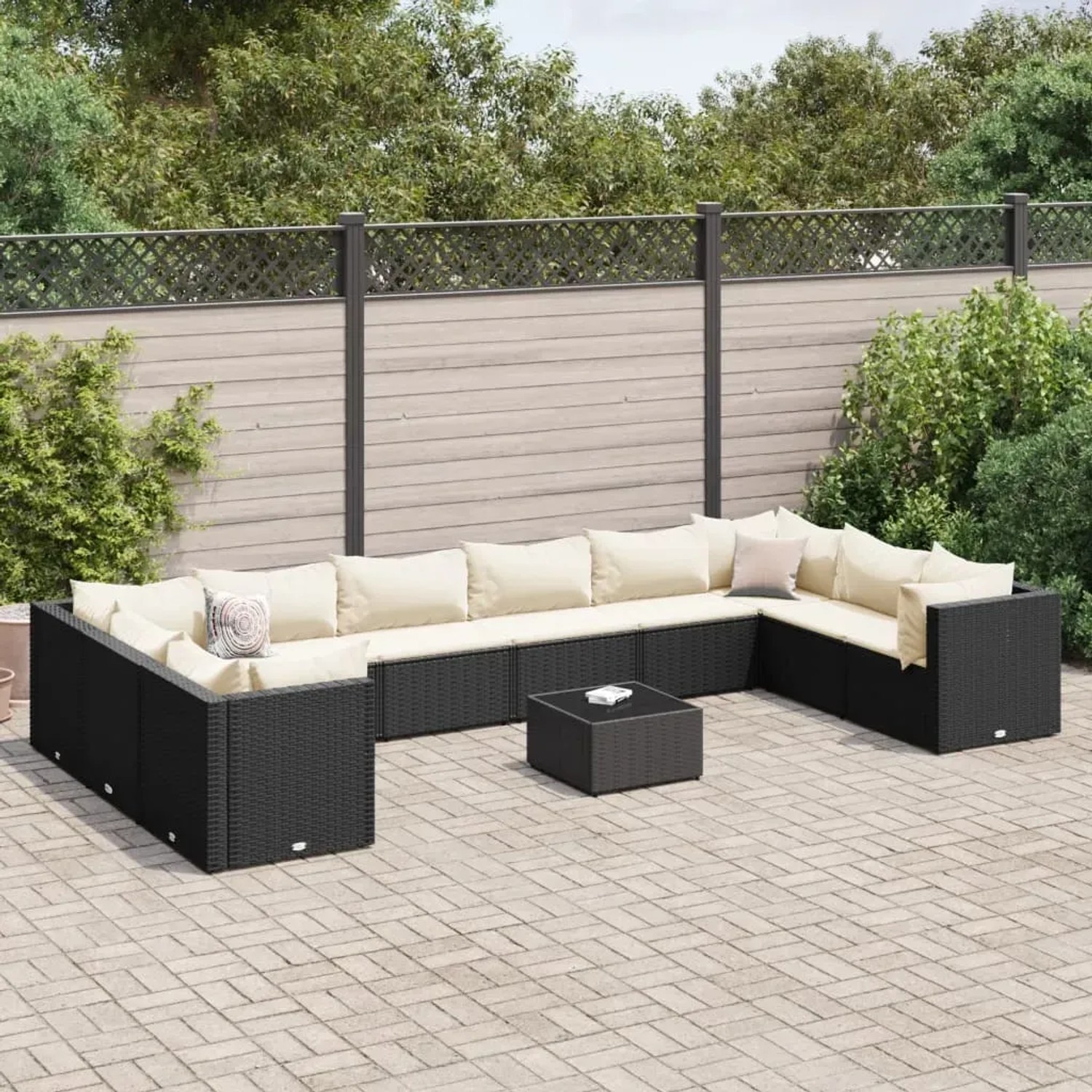 vidaXL 11-tlg. Garten Lounge Set aus Poly Rattan, schwarz, mit cremefarbenen Kissen und Tisch.