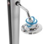 Detailaufnahme: Regenduschkopf der ML-Design Solardusche, schwenkbar, silber-schwarz.