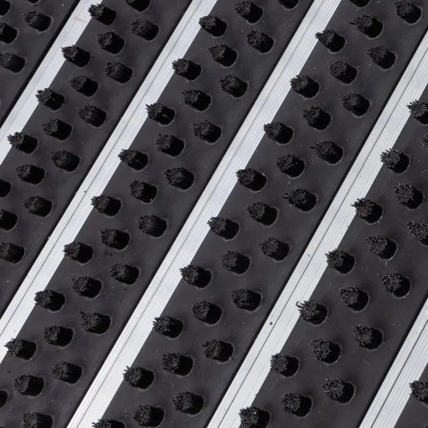 Floordirekt Fußmatte Spectral Aluminium mit Bürsten, 47x68 cm