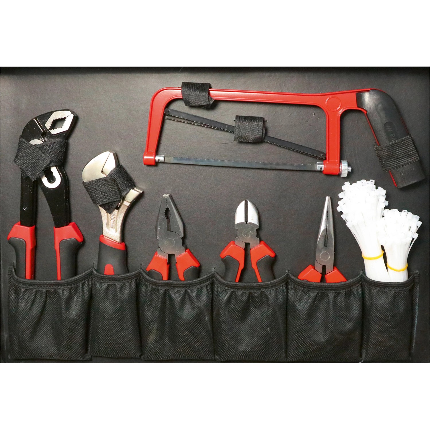 Werkzeug-Set: Werkzeug-Trolley mit Zangen, Säge, Kabelbindern im schwarzen Werkzeugkoffer.