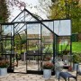 Halls Gewächshaus GardenRoom Set, 12,9 m², schwarz, mit Fundamentrahmen. Begehbares Glas-Gewächshaus im Garten.