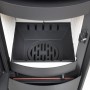 Detailaufnahme: Brennraum des Hark Nika Eco plus Kaminofens mit Ofenkacheln in Meteorschwarz.