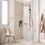 Grohe QuickFix Duschsystem Vitalio Start 250 mit Regendusche in moderner Badumgebung.
