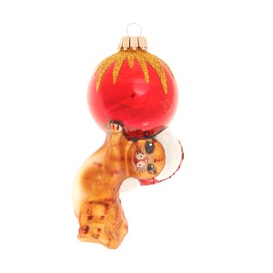 Weihnachtsornament: Katze mit roter Baumkugel von Krebs Glas Lauscha, 12cm.