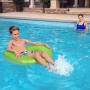 Kind im grünen Bestway Schwimmring Frosted (Ø 91 cm) im Pool.