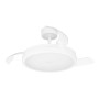 Weißer Eglo LED-Deckenventilator Malpica mit integrierter Leuchte und teilweise ausgefahrenen, transparenten Flügeln.