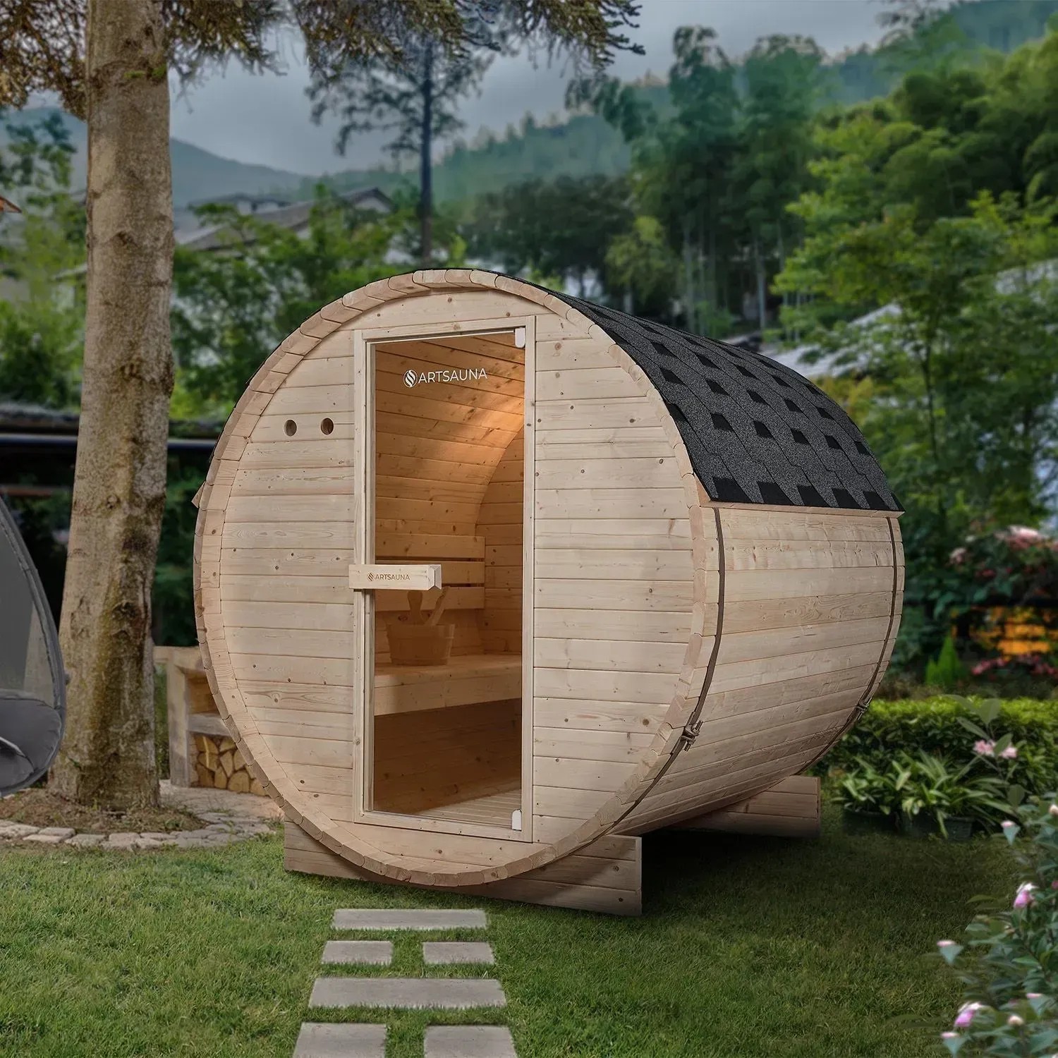 Artsauna Fasssauna Spitzbergen 180 cm für 4 Personen mit 6 kW Ofen im Garten.