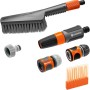 Gardena Cleansystem Grundausstattung Soft S: Handbürste, Spritze, Hahn- und Schlauchverbinder, Wasserstop, Seifenstäbchen.
