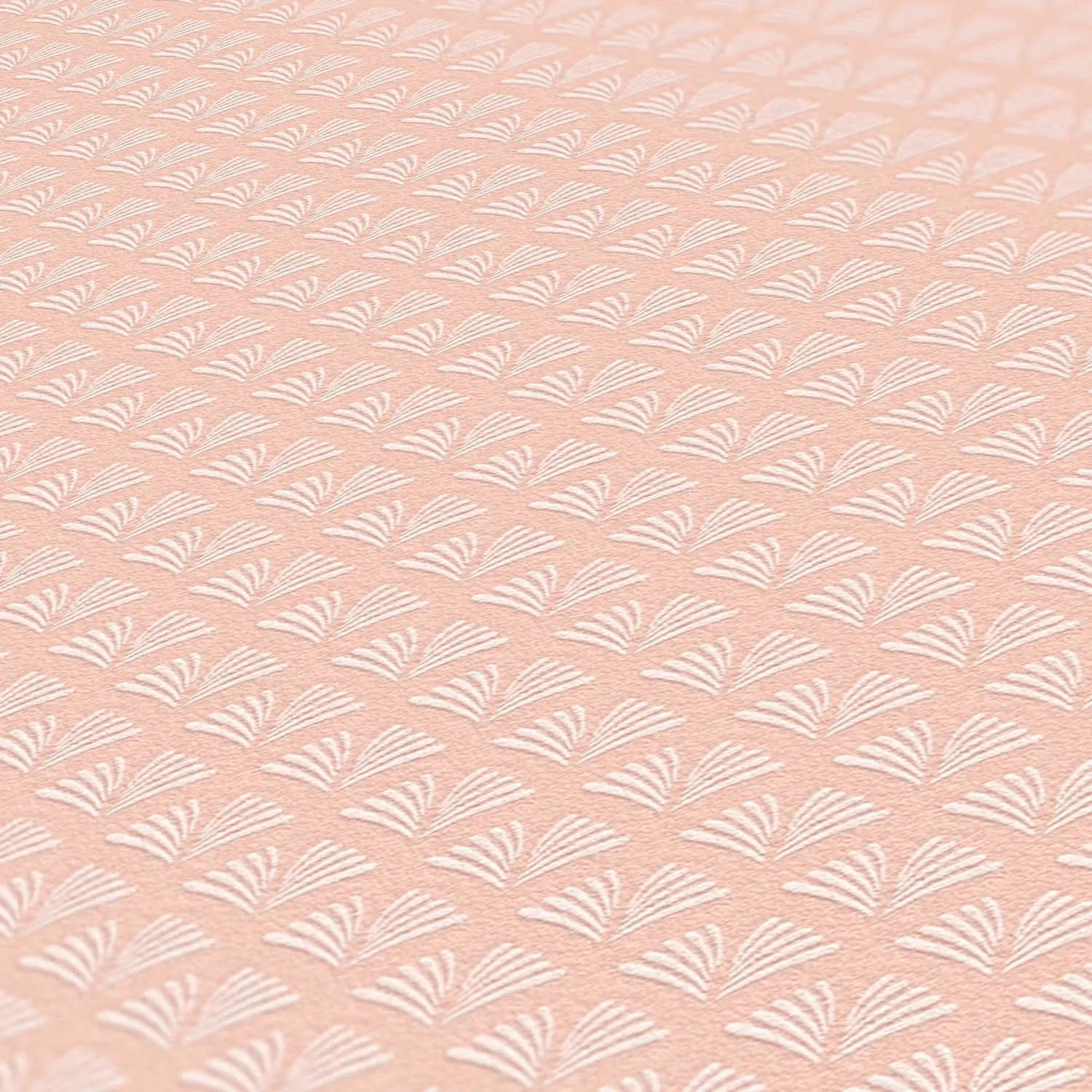Tadessi Vliestapete Rosa mit weißem Art Deco Fächermuster. Dekorative Tapete für stilvolle Wände.