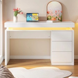 Weißer Schreibtisch mit LED-Beleuchtung und 3 Schubladen für Homeoffice. Moderner Bürotisch mit großer Arbeitsfläche.