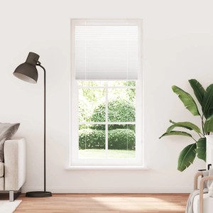 Weißes vidaXL Plissee 100x200 cm am Fenster mit Blick ins Grüne.