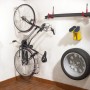 Beschichteter Wandhaken mit roter Gummierung zur Aufbewahrung von Ski, Fahrrad, Reifen und Gummistiefeln.