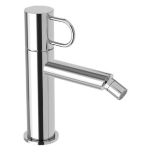 Chromfarbener pianura Bidet Einhebelmischer Stella mit Wassersparfunktion.