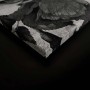 Detailaufnahme Leinwandbild mit Rosenmotiv in Schwarz-Weiß, Wanddekoration.