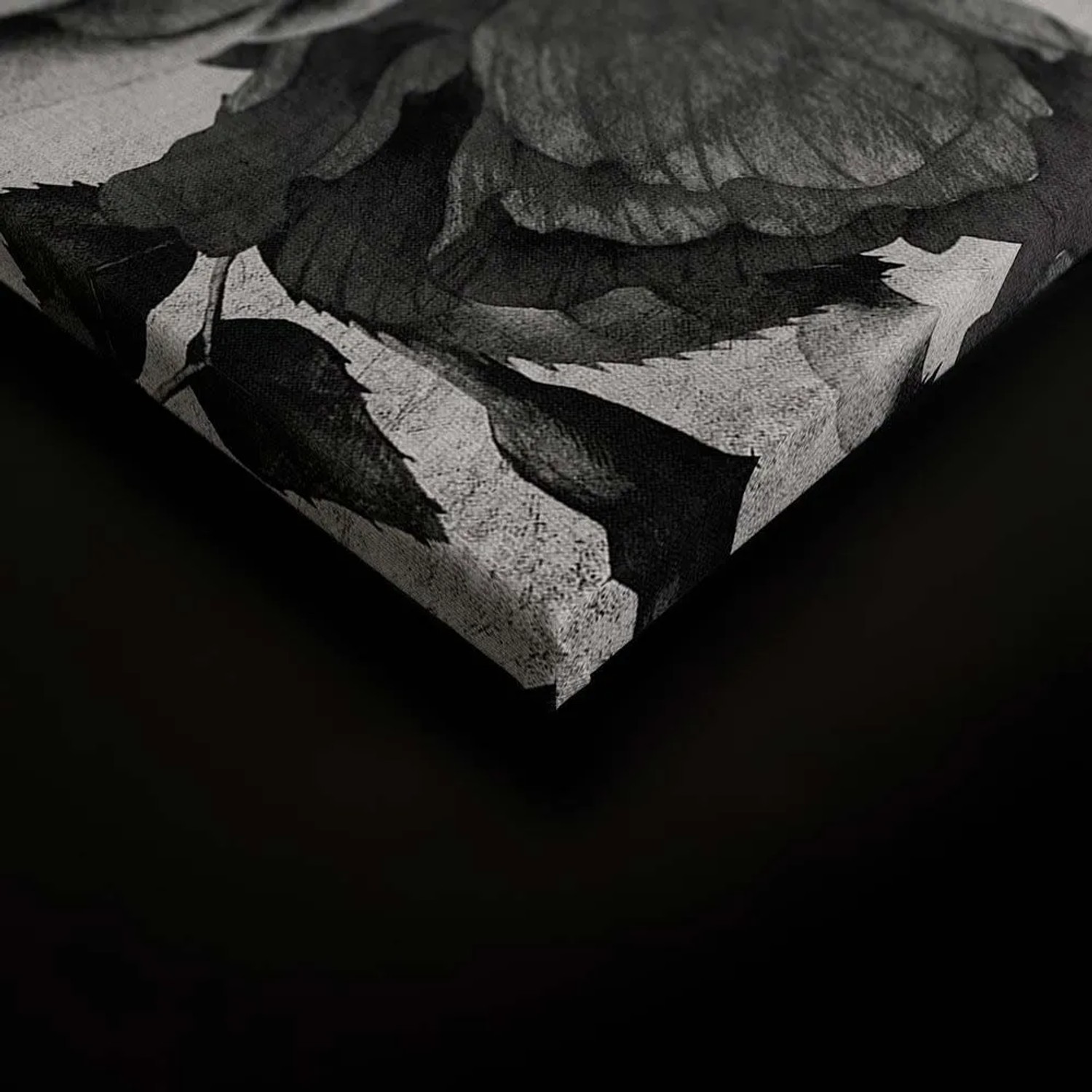 Detailaufnahme Leinwandbild mit Rosenmotiv in Schwarz-Weiß, Wanddekoration.