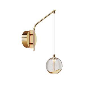 Moderne Lucande LED Wandlampe Hayley transparent aus Glas mit goldfarbenem Gestell.