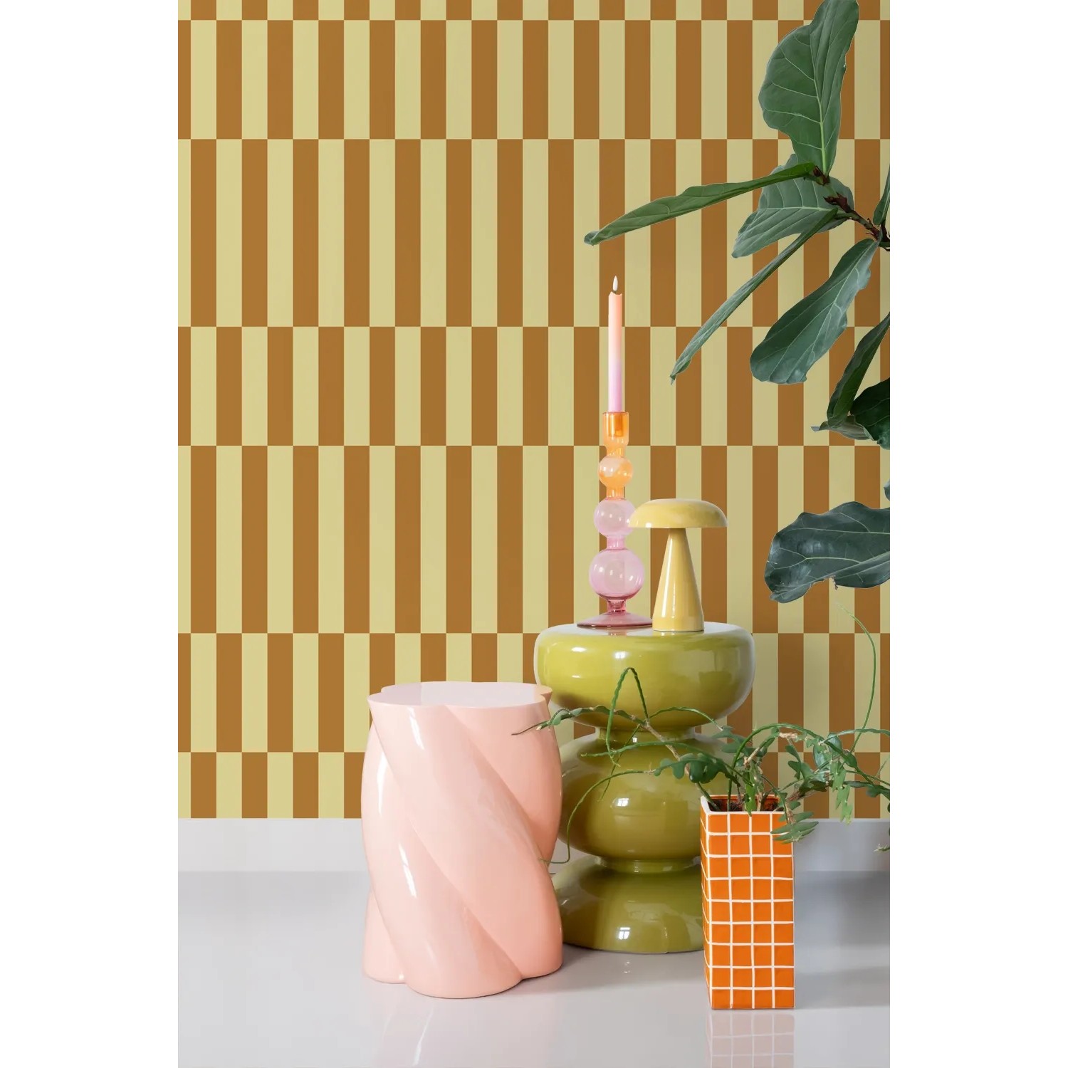 ESTAhome Vliestapete mit braunen und sandbeigen Streifen. Modernes Design für Wände, 50x900 cm.
