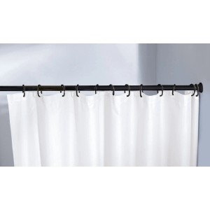 Schwarze Duschvorhangringe (12 Stk.) von Kleine Wolke an Duschstange mit weißem Vorhang.