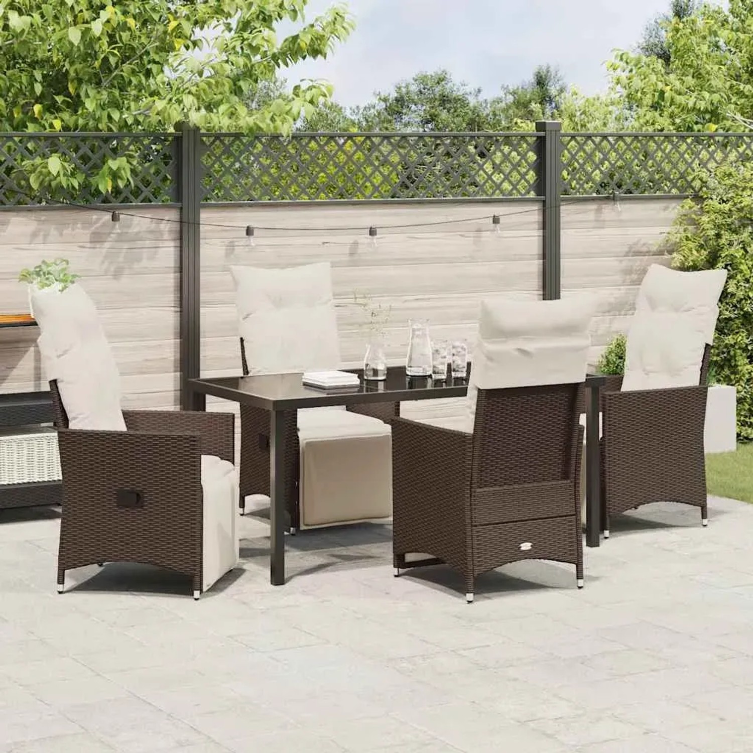 Braune 5-tlg. vidaXL Garten Essgruppe aus Poly Rattan mit Kissen.