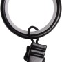Schwarzer Gardinenring mit Klammer, Ø 19 mm, für Gardinenstangen.