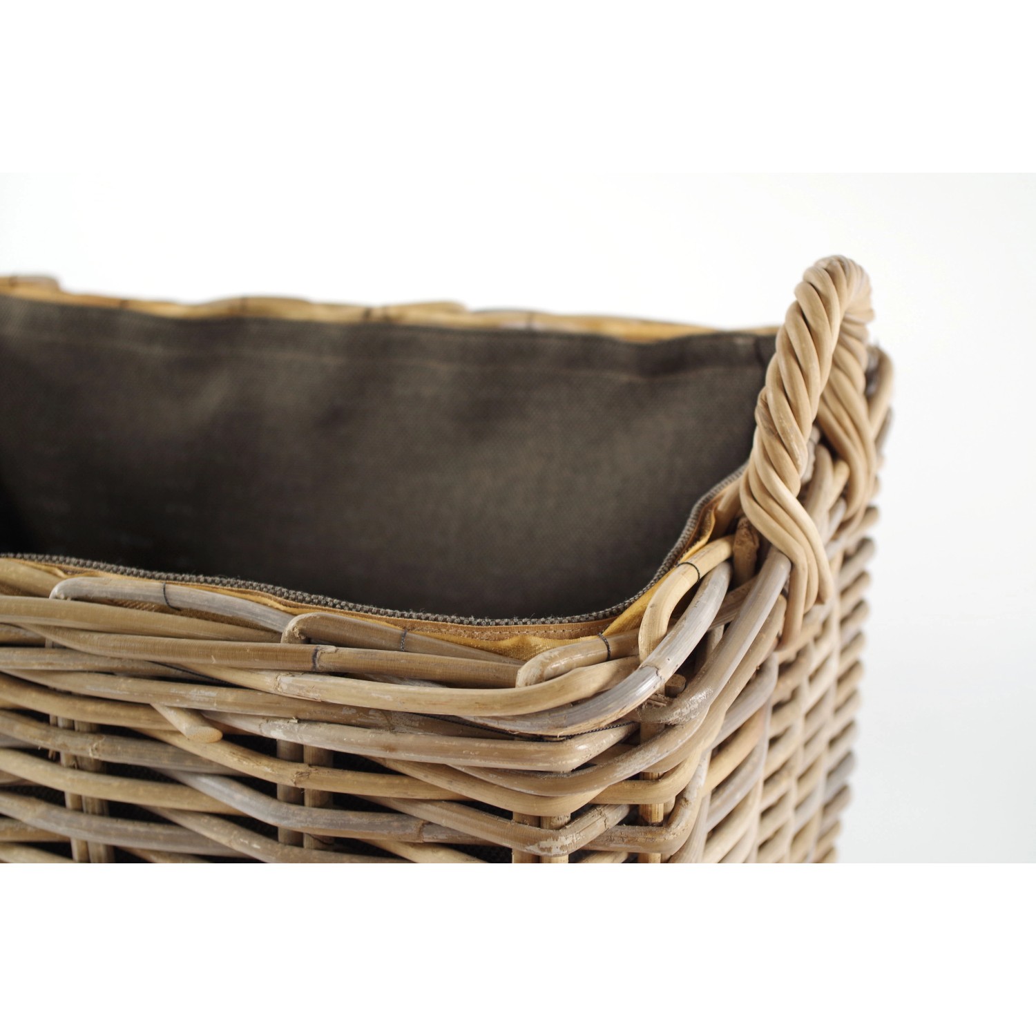 Holzkorb Kaminkorb Kubu grey Rattan mit Stoffeinsatz und Tragegriffen.