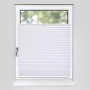 Weißes Deco-Raum Plissee Basic 60x150cm am Fenster, blickdicht und ohne Bohren montiert.