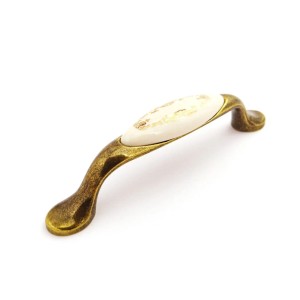 SOTECH Porzellangriff VENUS BA 96 mm Cremefarbig Messing Antik Gold