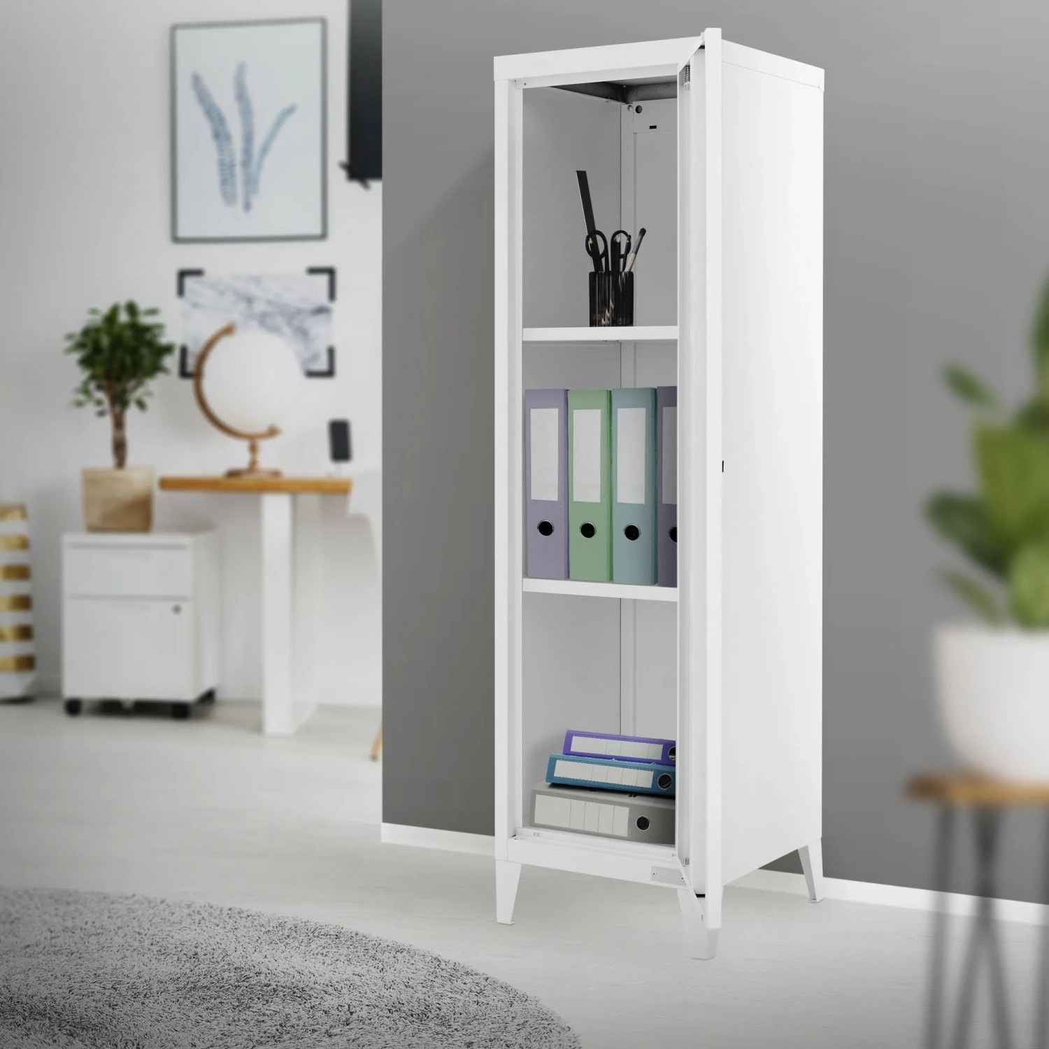 Weißer ML-Design Aktenschrank aus Stahl, hoch, mit offenen Fächern und Ordnern im Büro.
