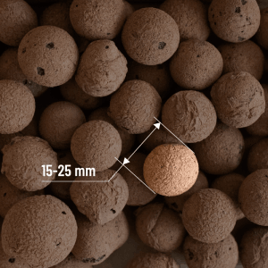 Liaflor Blähton Grob, 15-25 mm Körnung. Rötlich-braunes Tongranulat für Drainage und Pflanzen. Nahaufnahme.