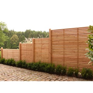 Sichtschutzzaun Rhombus aus Lärche, naturbelassen, 90x180cm, als Gartenbegrenzung.