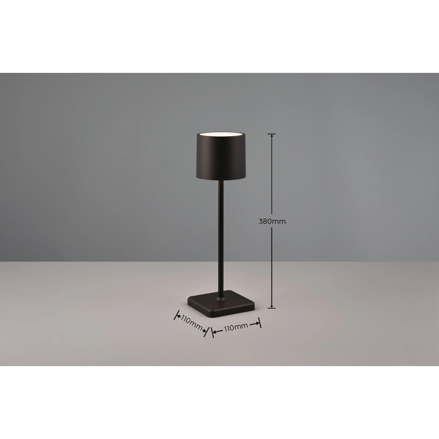 Schwarze Reality LED-Tischleuchte Fernandez, Akku-betriebene Leuchte mit Touch-Schalter und Ladestation.