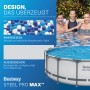 Runder Bestway Steel Pro Max Framepool, lichtgrau, mit blauem Kieselmosaik-Muster. Menschen genießen den Gartenpool.