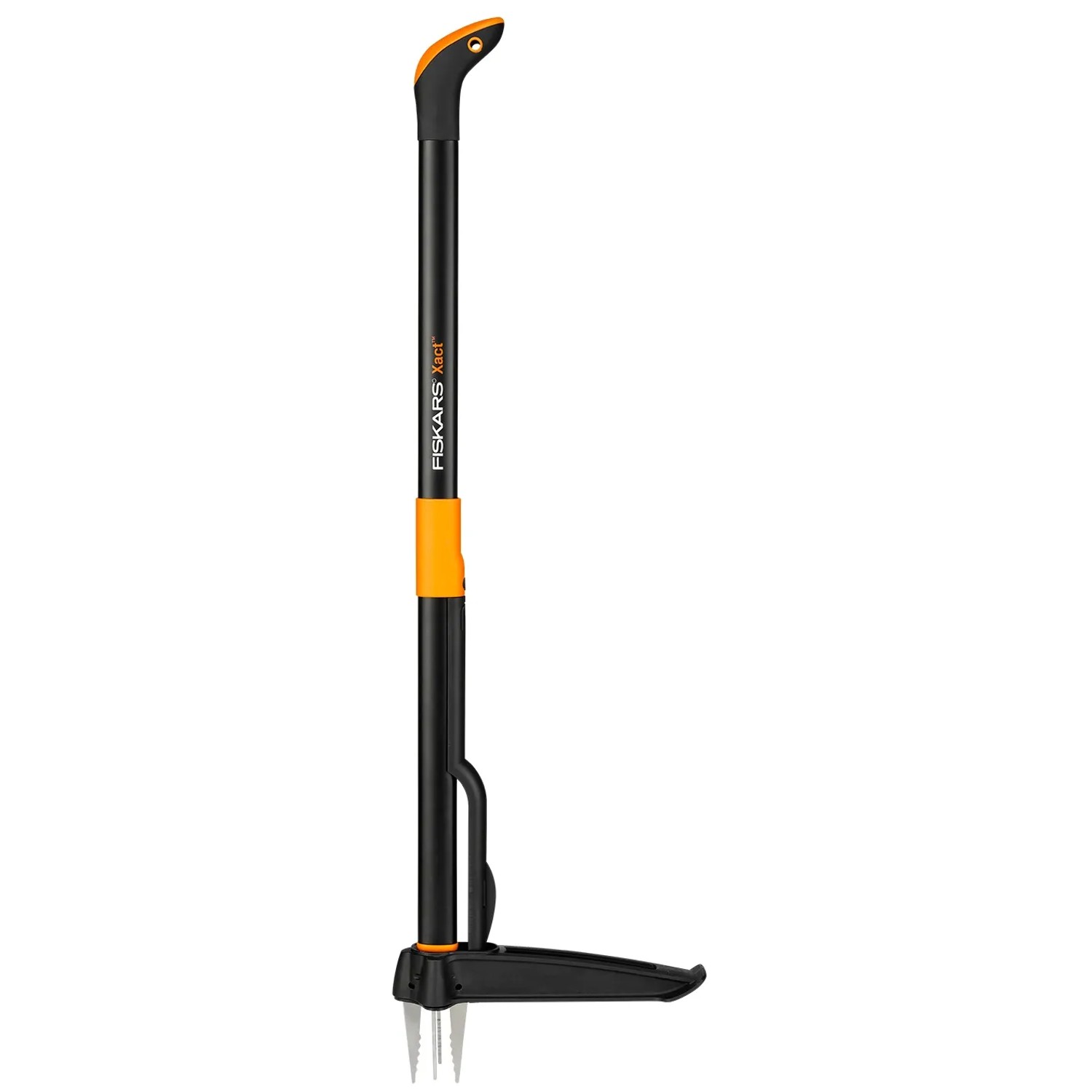 Fiskars Xact Unkrautstecher mit Teleskopstiel für rückenschonendes Unkraut entfernen.